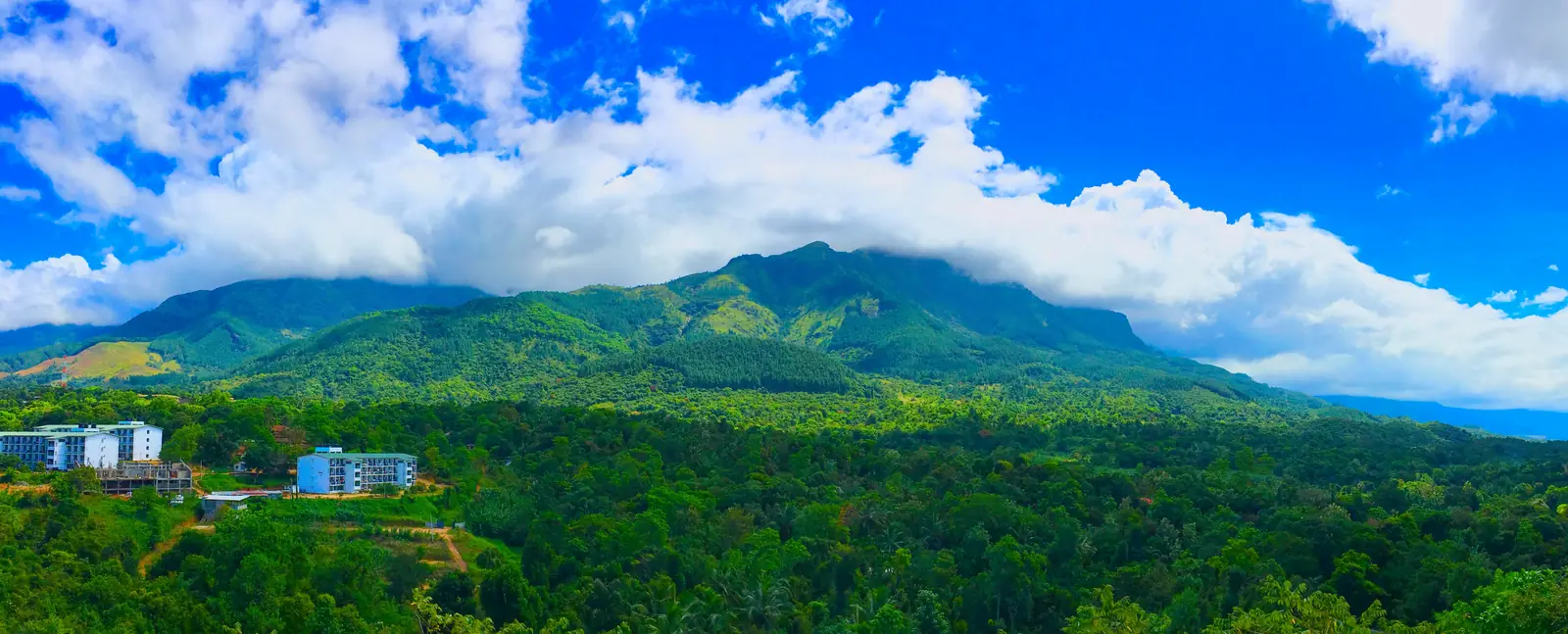 Panoramic mountain view above Belihuloya, Sri Lanka