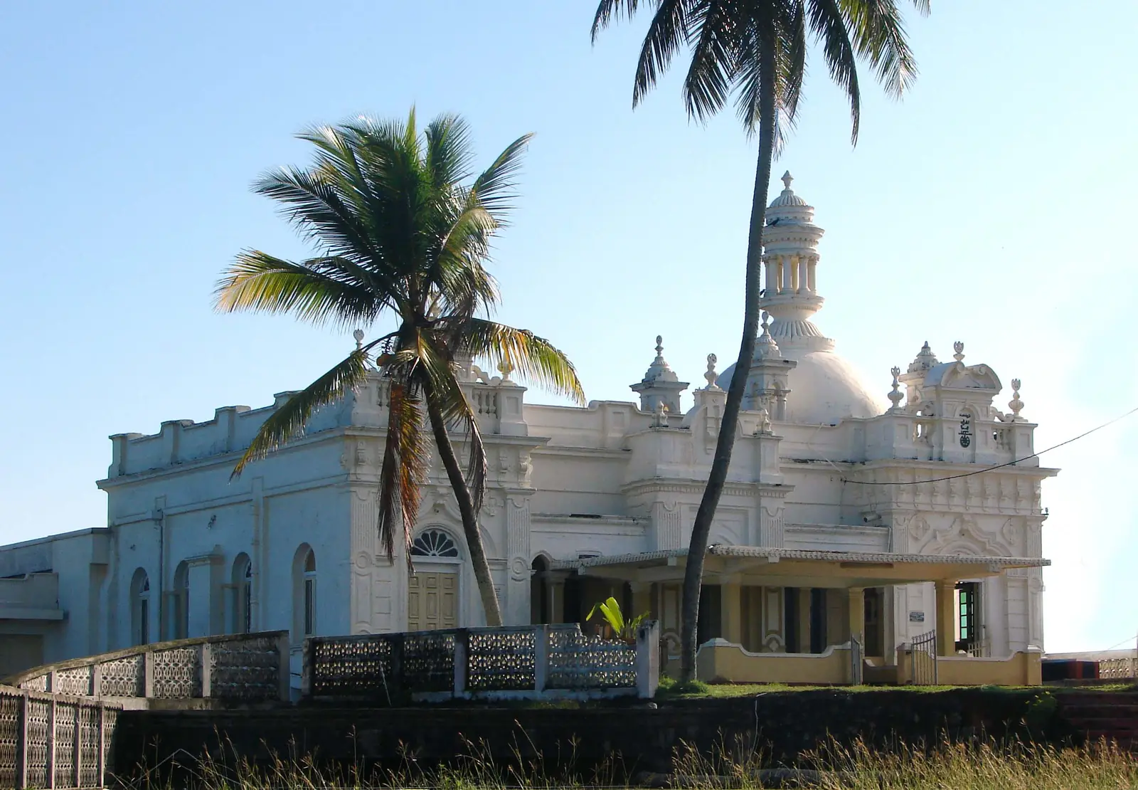Ketchimalai Mosque on the headland at Beruwala, Sri Lanka