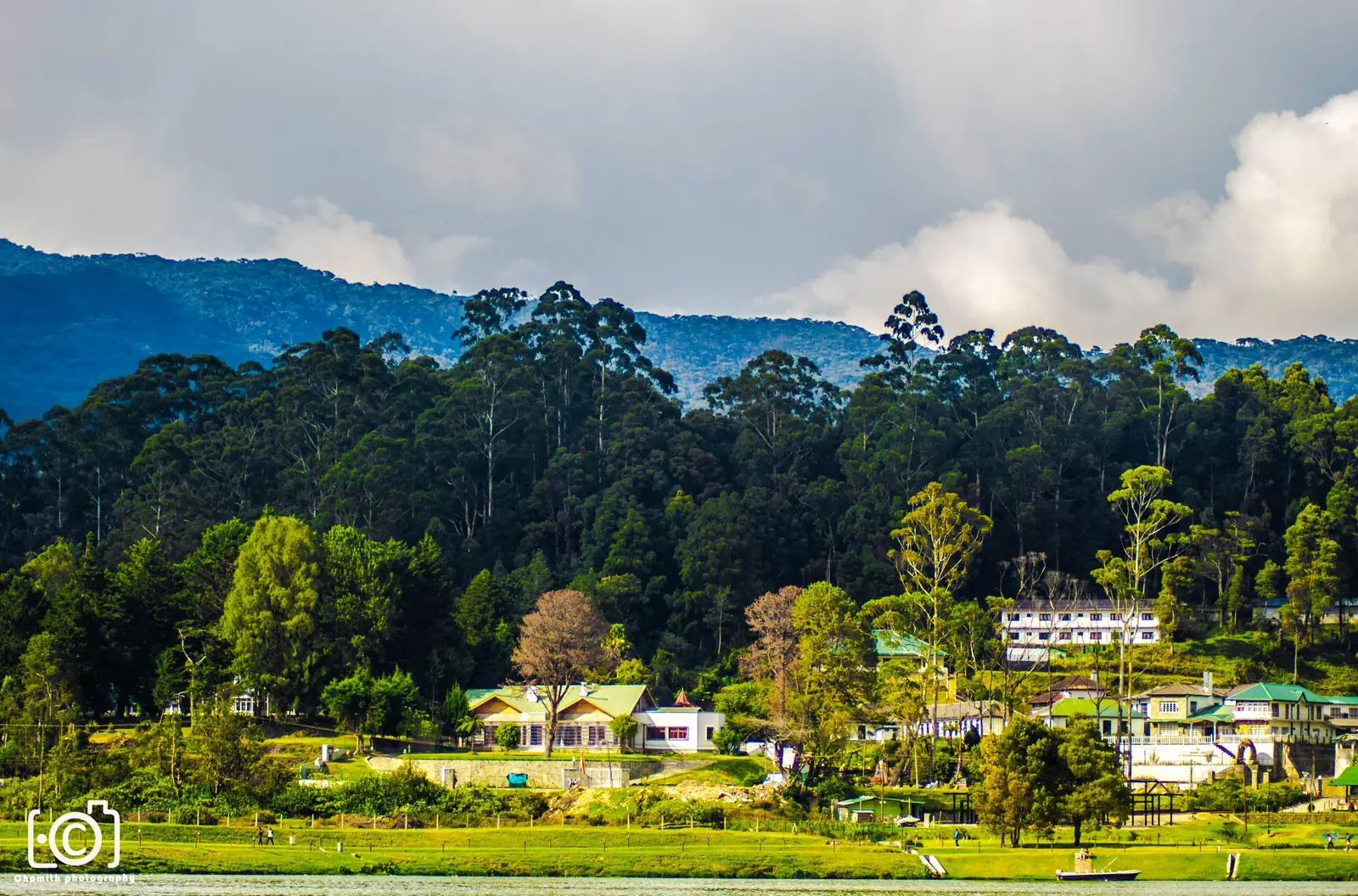 Gregory Lake amid the hills of Nuwara Eliya, Sri Lanka