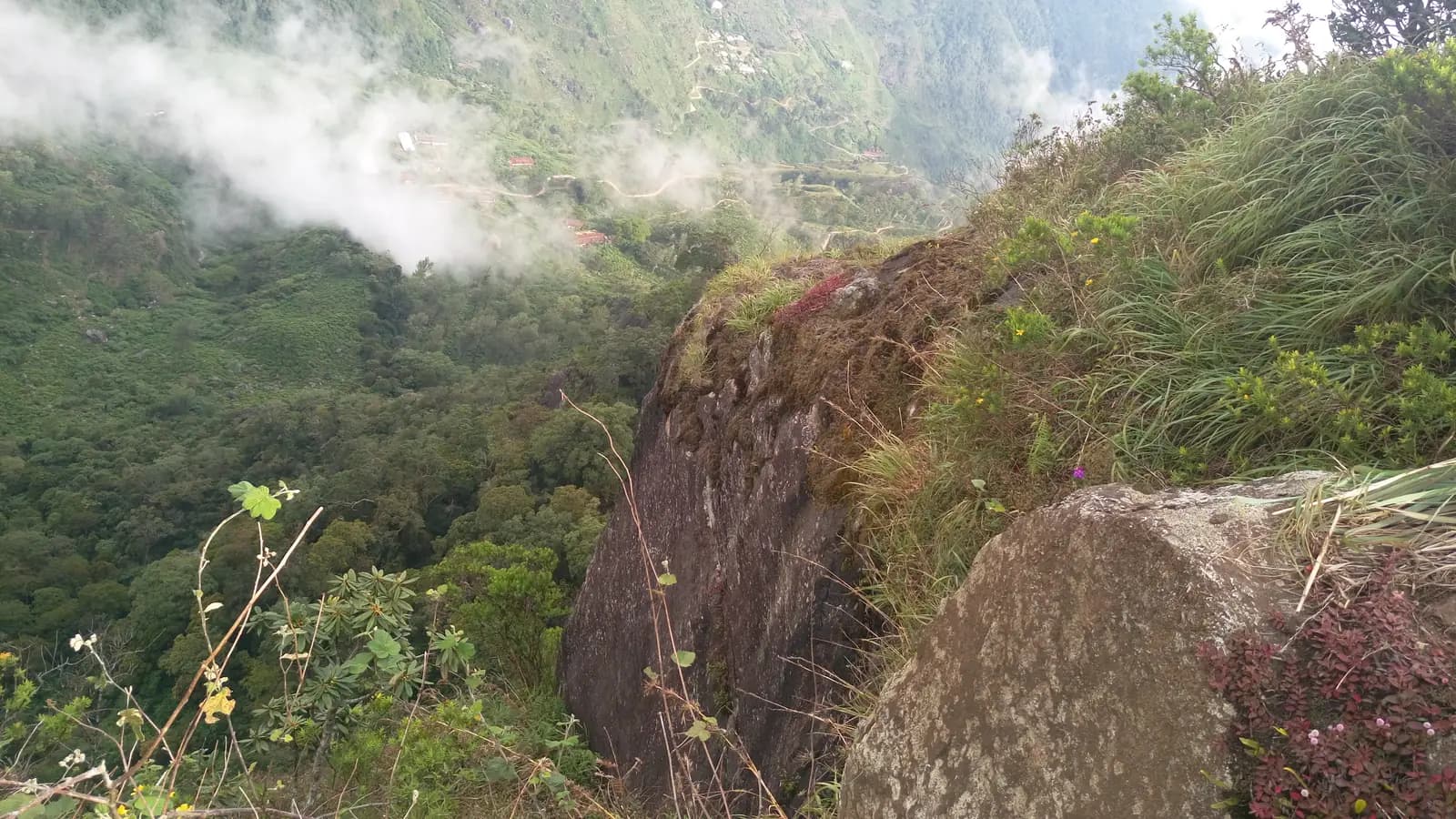 World's End cliff viewpoint at Horton Plains National Park, Sri Lanka