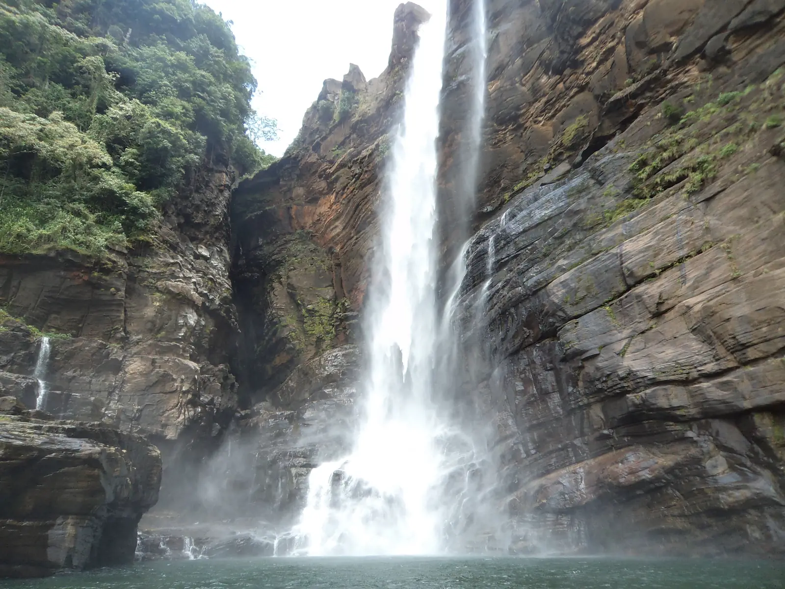 Laxapana Falls cascading 126 metres near Maskeliya, Sri Lanka