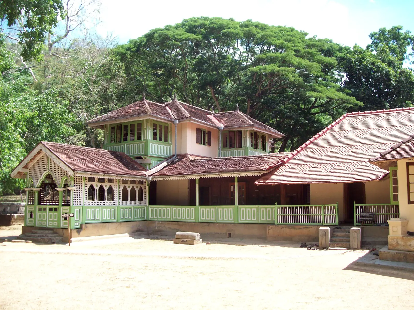 Courtyard manor house of Maduwanwela Walawwa, Sri Lanka