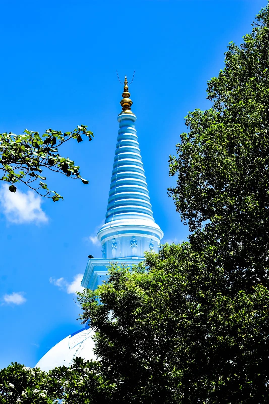 Golden-tipped stupa of Mahiyangana Raja Maha Vihara, Sri Lanka