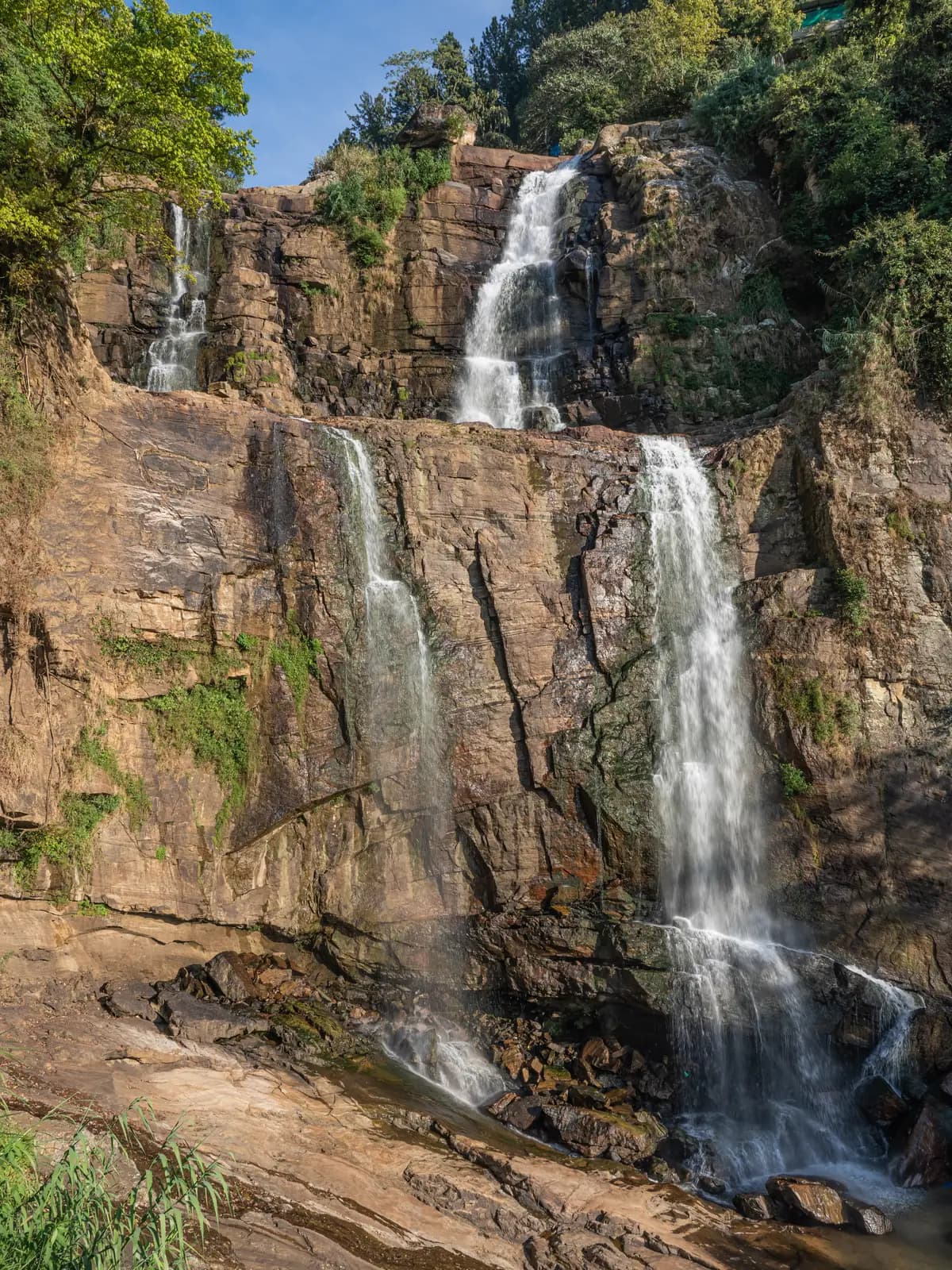 Lower Ramboda Falls in tea country, Nuwara Eliya district, Sri Lanka