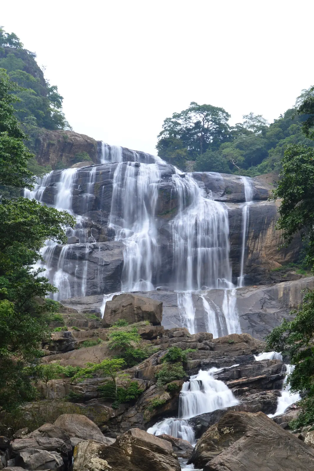 Rathna Ella falls dropping 111 metres near Hasalaka, Sri Lanka