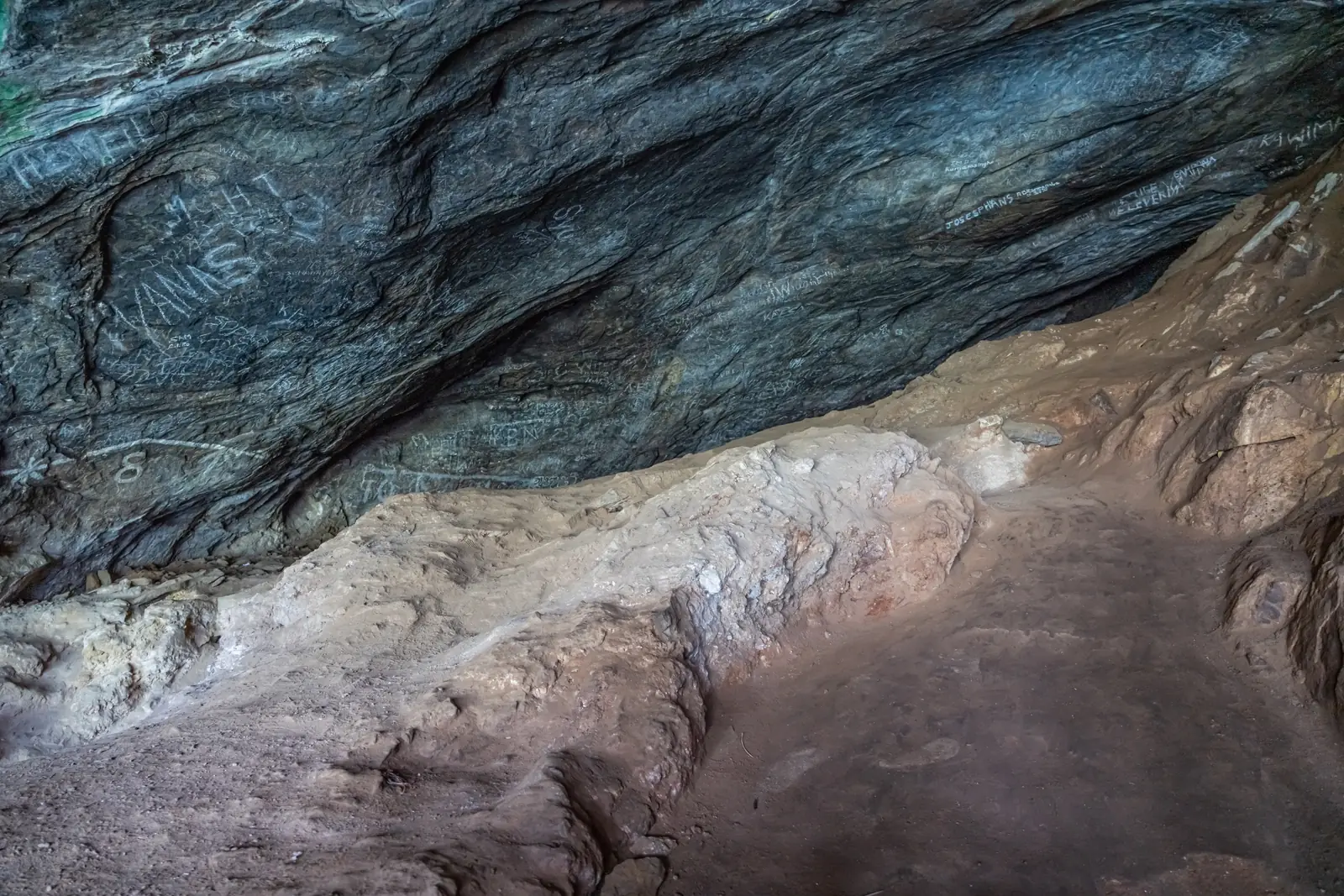 Entrance to Ravana Cave in the cliffs above Ella, Sri Lanka