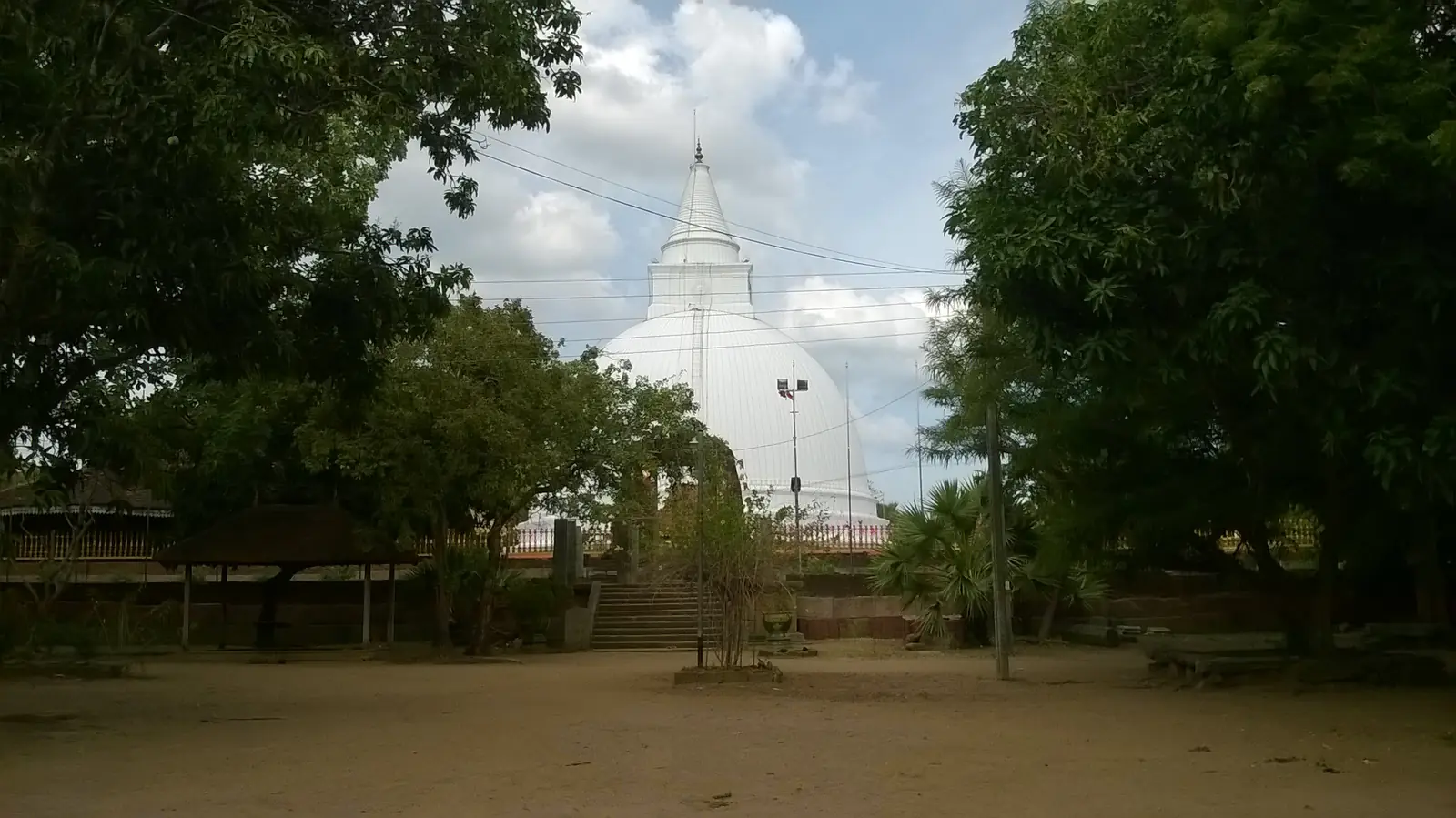 White stupa of Seruwila Mangala Raja Maha Vihara, Sri Lanka