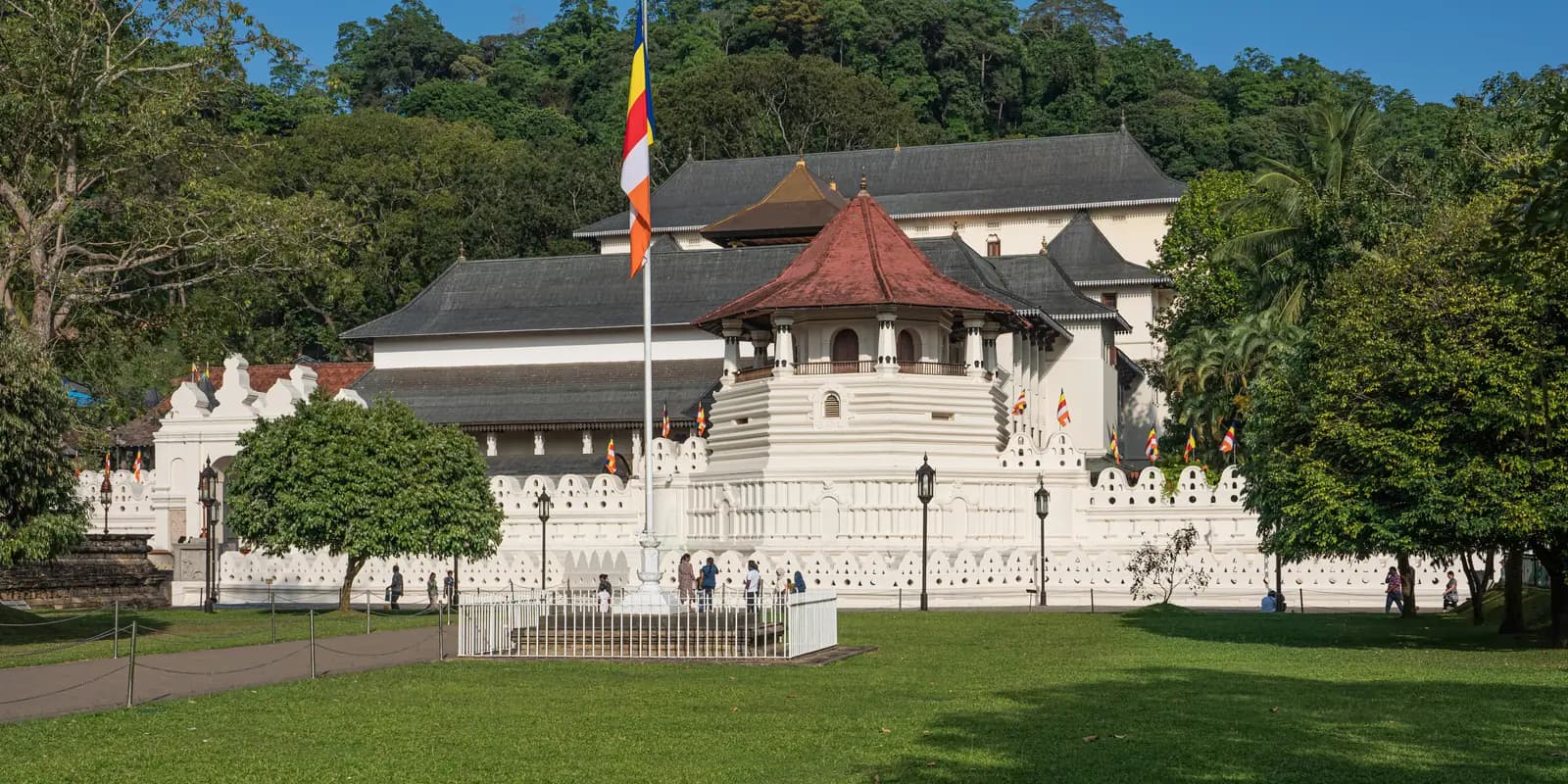 Temple of the Sacred Tooth Relic beside Kandy Lake, Sri Lanka